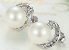 Load image into Gallery viewer, 925 Sterling Silver White Pearl Push-back Stud Earrings
