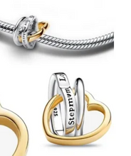 Load image into Gallery viewer, Two-tone Stepmum Entwined Hearts Charm

